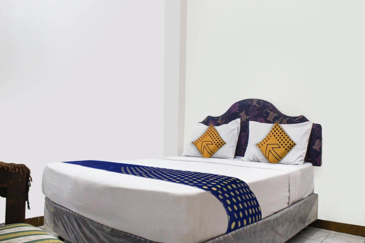 Spot On 91212 Hotel Kelimutu Kupang  Eksteriør bilde