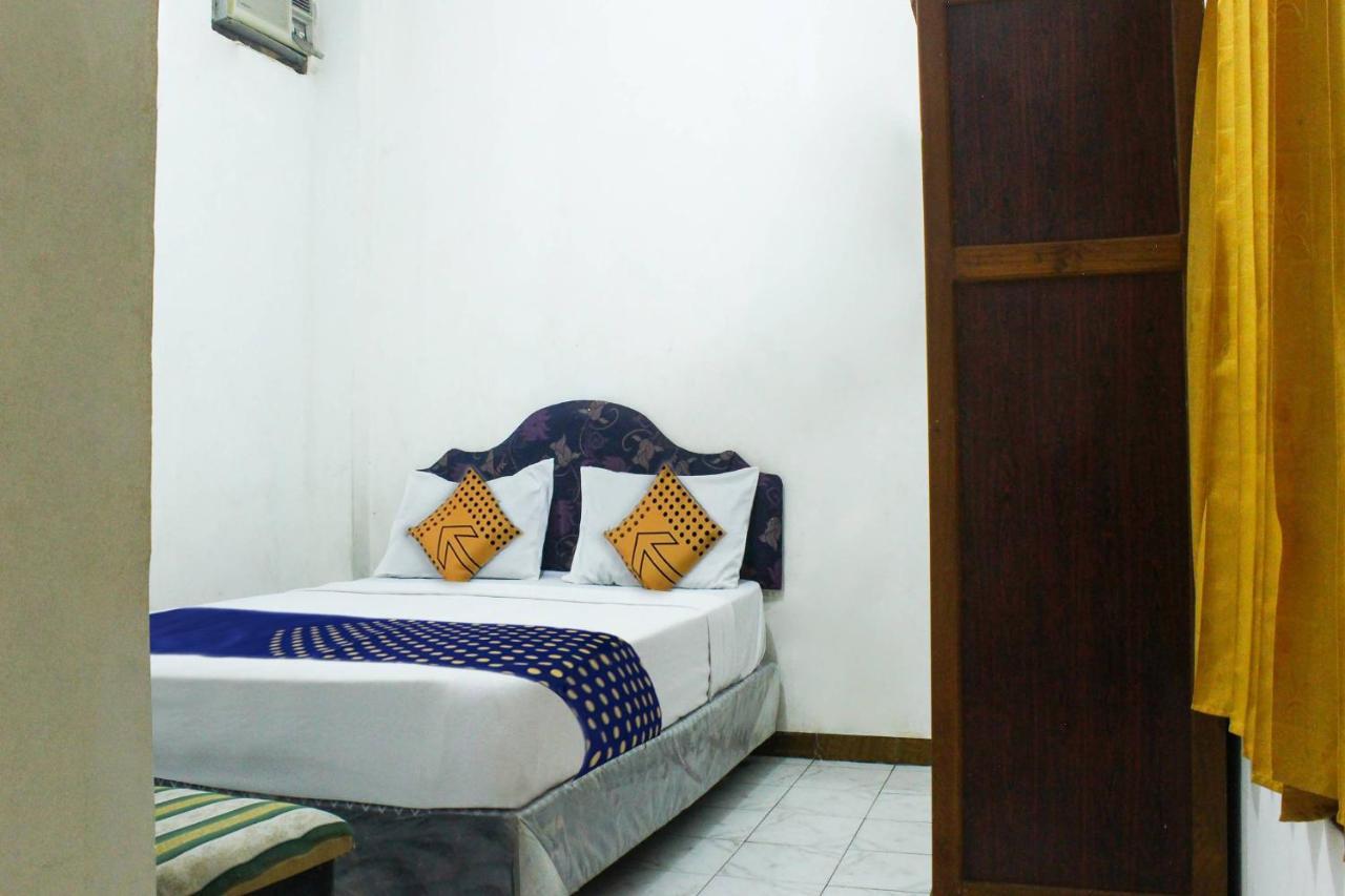 Spot On 91212 Hotel Kelimutu Kupang  Eksteriør bilde