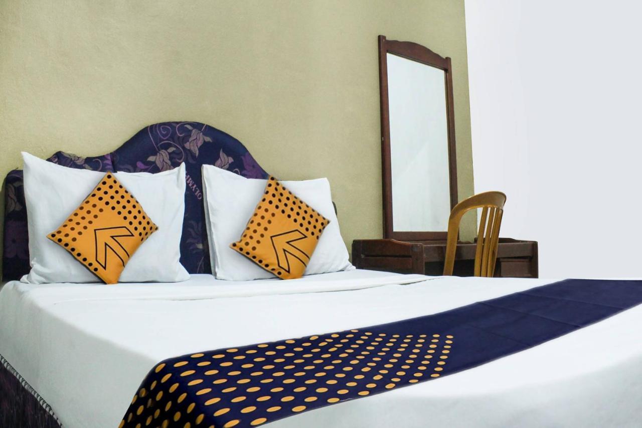 Spot On 91212 Hotel Kelimutu Kupang  Eksteriør bilde