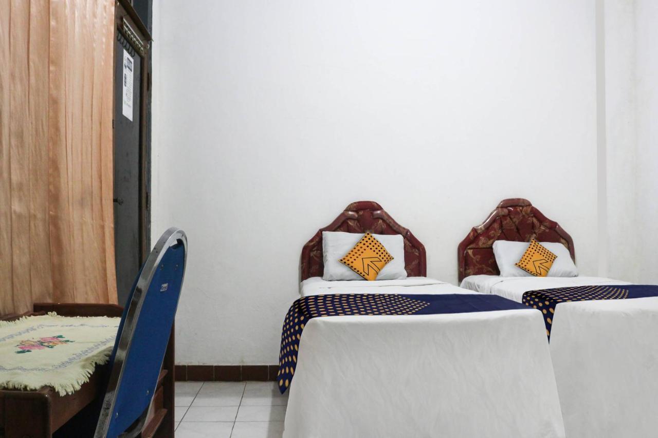 Spot On 91212 Hotel Kelimutu Kupang  Eksteriør bilde